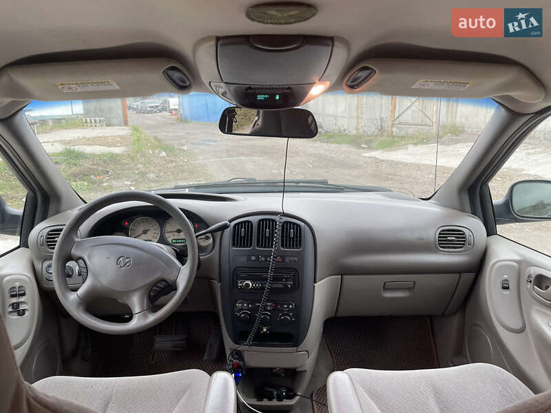 Минивэн Dodge Grand Caravan 2002 в Киеве