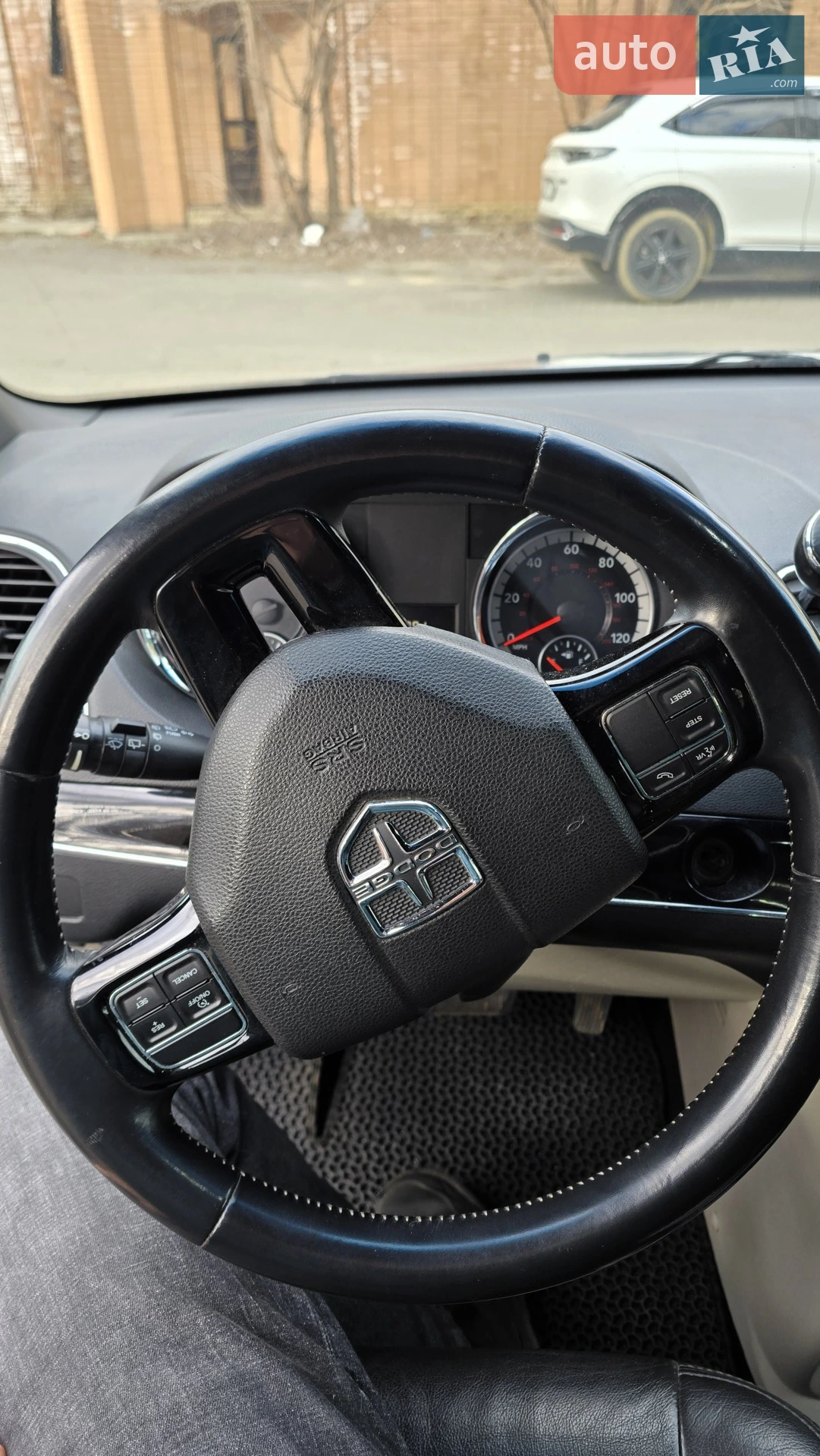 2016 Dodge Caravan - мініатюра 14