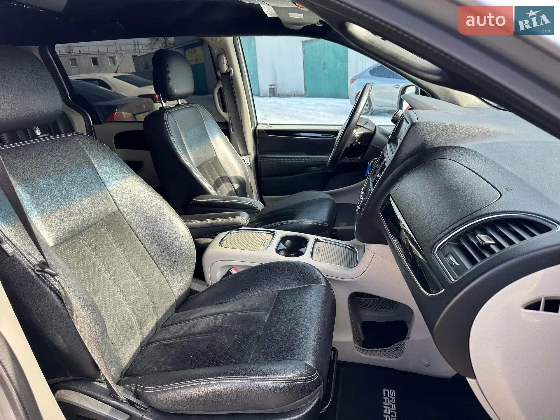2017 Dodge Caravan - мініатюра 24