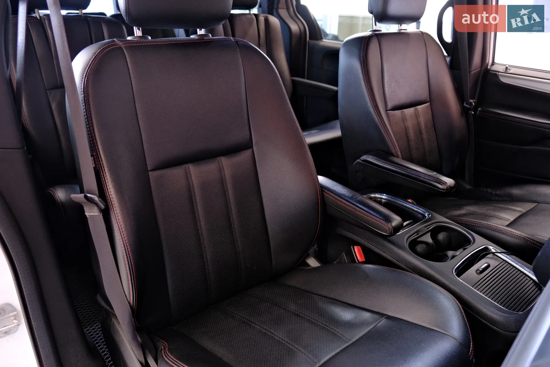 2018 Dodge Caravan - мініатюра 43