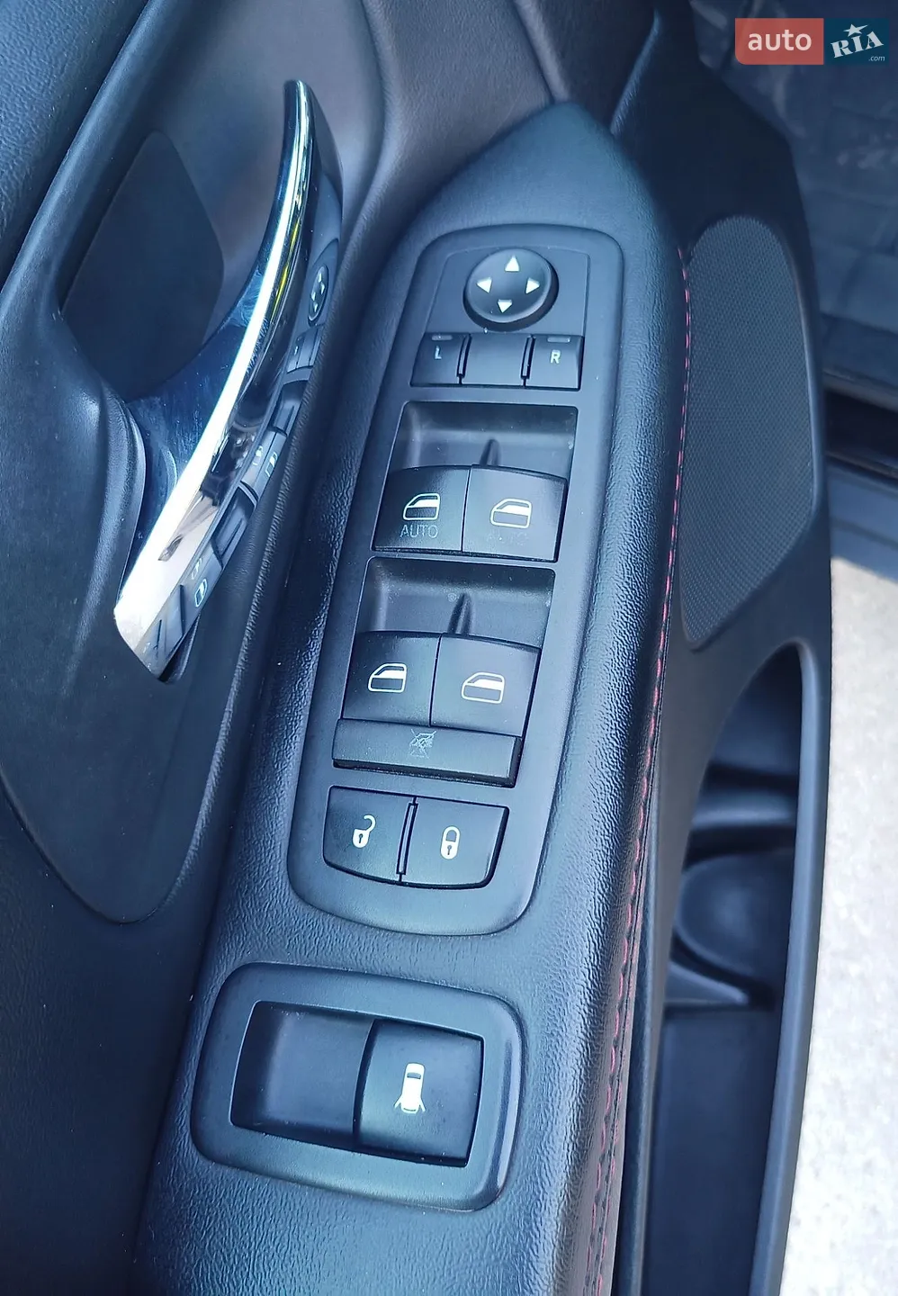 2017 Dodge Caravan - мініатюра 25