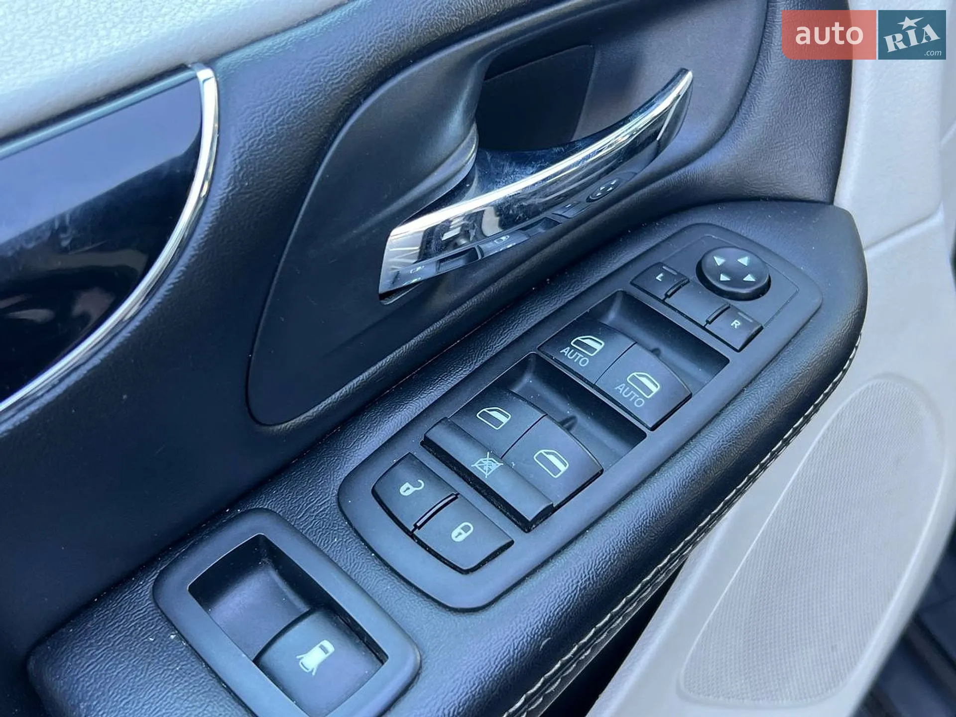 2019 Dodge Caravan - мініатюра 30