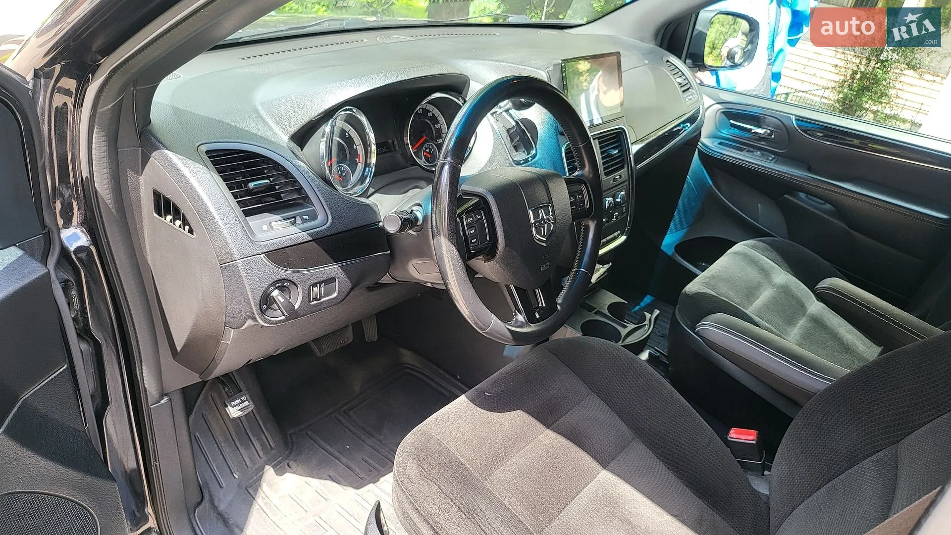 2015 Dodge Caravan - мініатюра 11