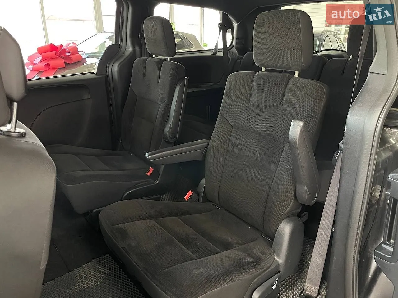 2018 Dodge Caravan - мініатюра 38