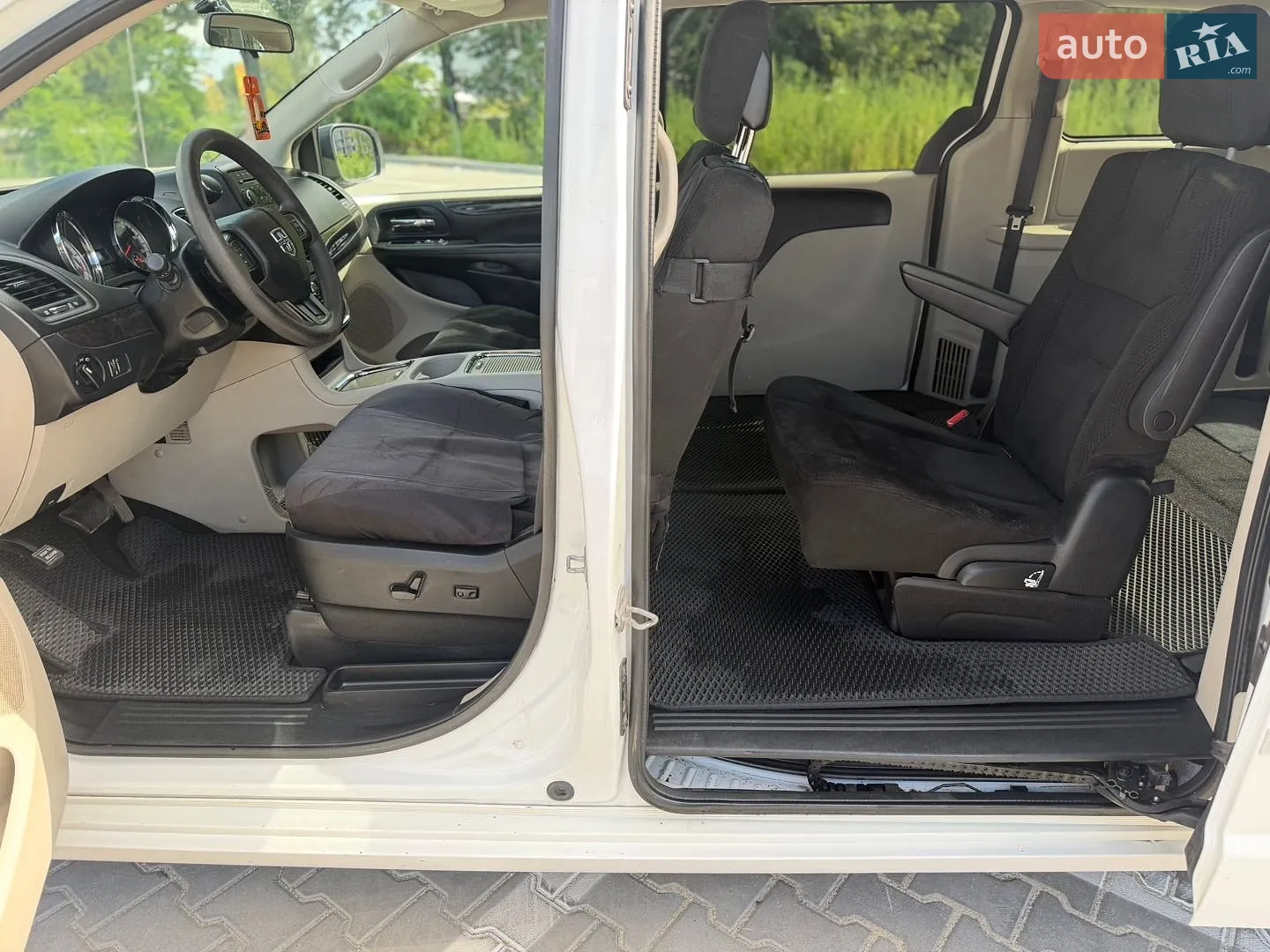 2015 Dodge Caravan - мініатюра 17