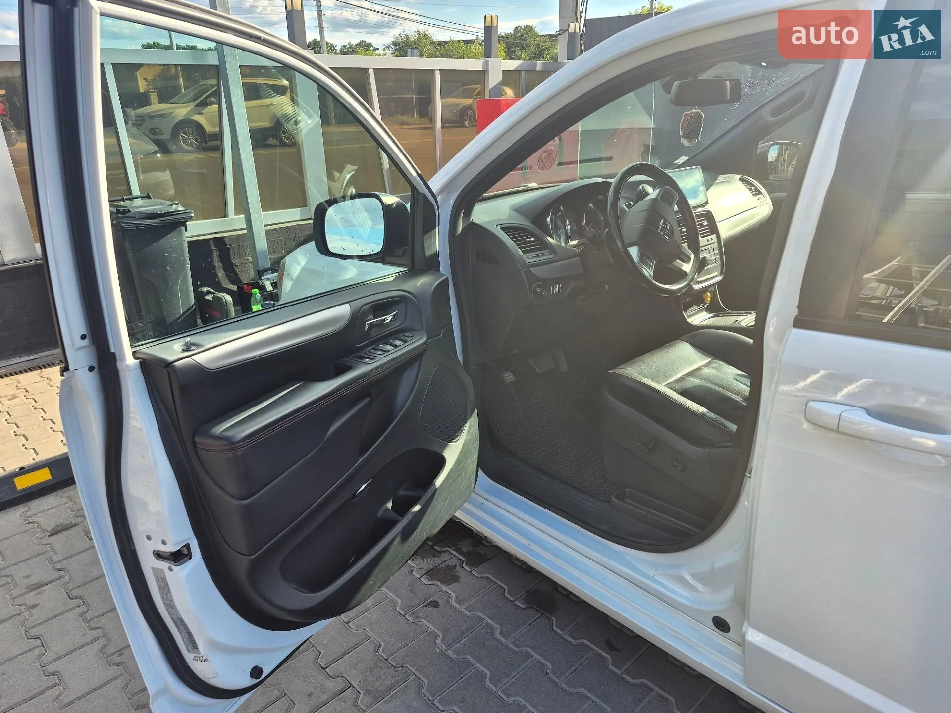 2019 Dodge Caravan - мініатюра 12