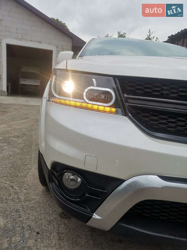 Позашляховик / Кросовер Dodge Journey 2015 в Володимирі