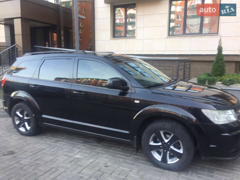 Внедорожник / Кроссовер Dodge Journey 2010 в Черновцах