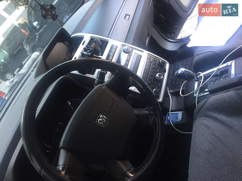 Внедорожник / Кроссовер Dodge Journey 2010 в Черновцах