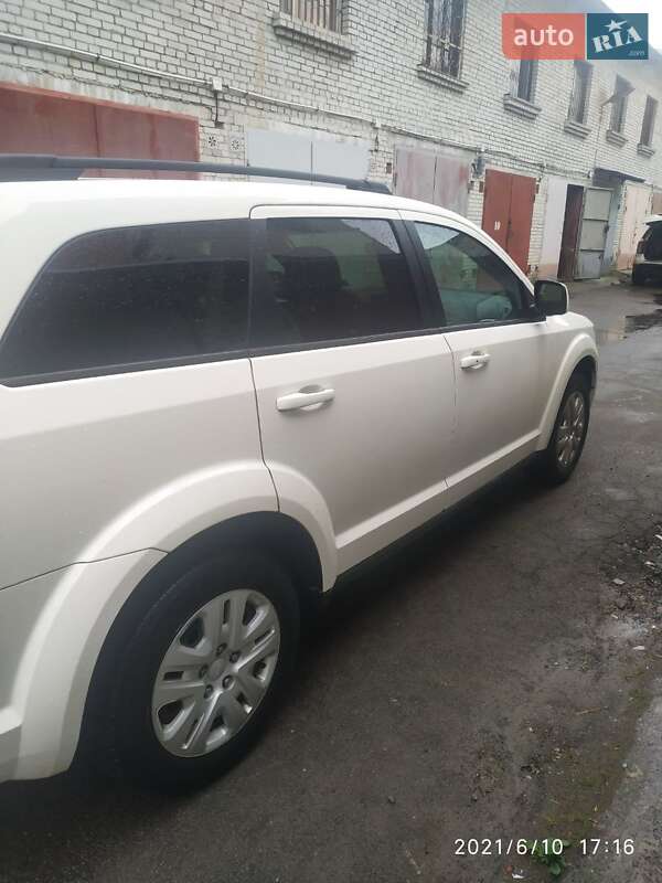 Позашляховик / Кросовер Dodge Journey 2015 в Львові
