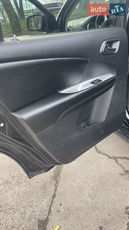 Позашляховик / Кросовер Dodge Journey 2015 в Рівному