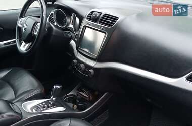 Позашляховик / Кросовер Dodge Journey 2015 в 