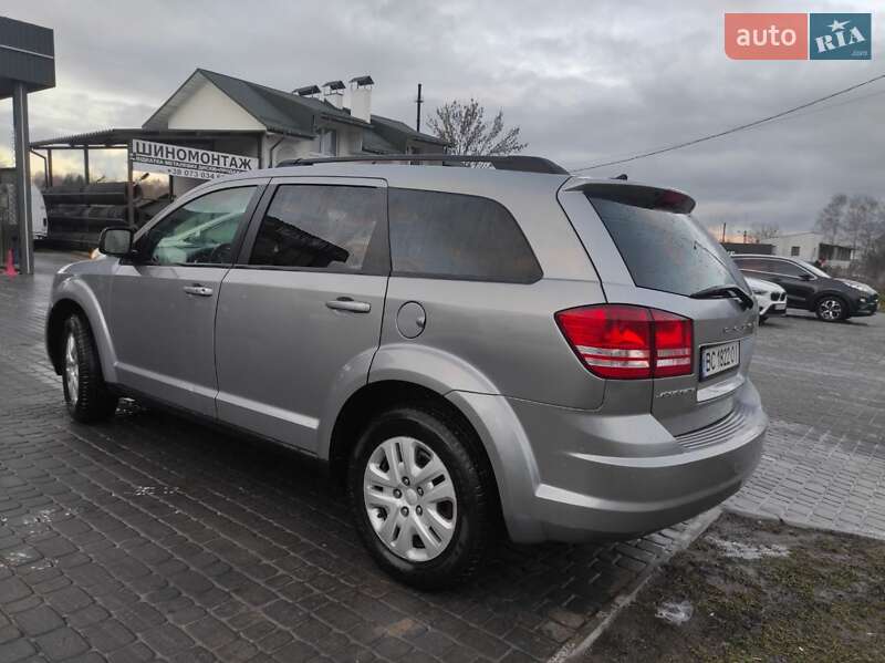 Внедорожник / Кроссовер Dodge Journey 2016 в Стебнику