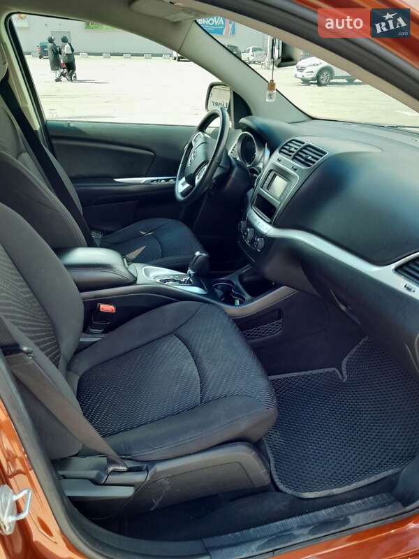 Позашляховик / Кросовер Dodge Journey 2013 в Івано-Франківську