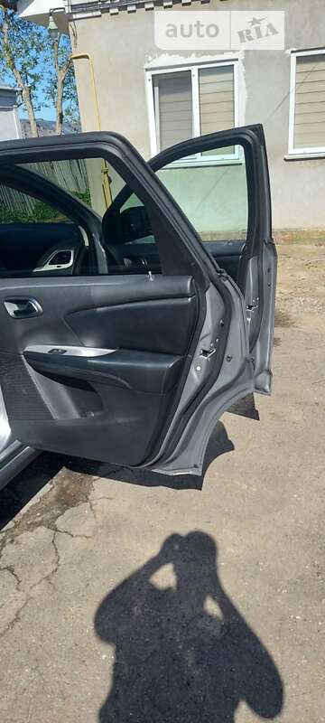 Позашляховик / Кросовер Dodge Journey 2016 в Києві