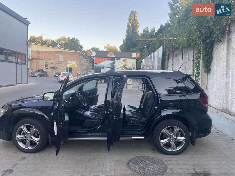 Позашляховик / Кросовер Dodge Journey 2015 в Умані