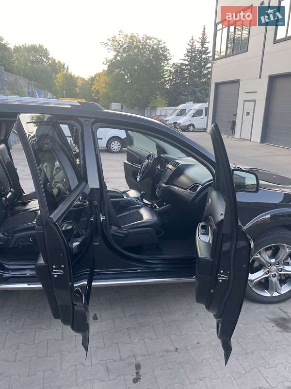 Позашляховик / Кросовер Dodge Journey 2015 в Умані