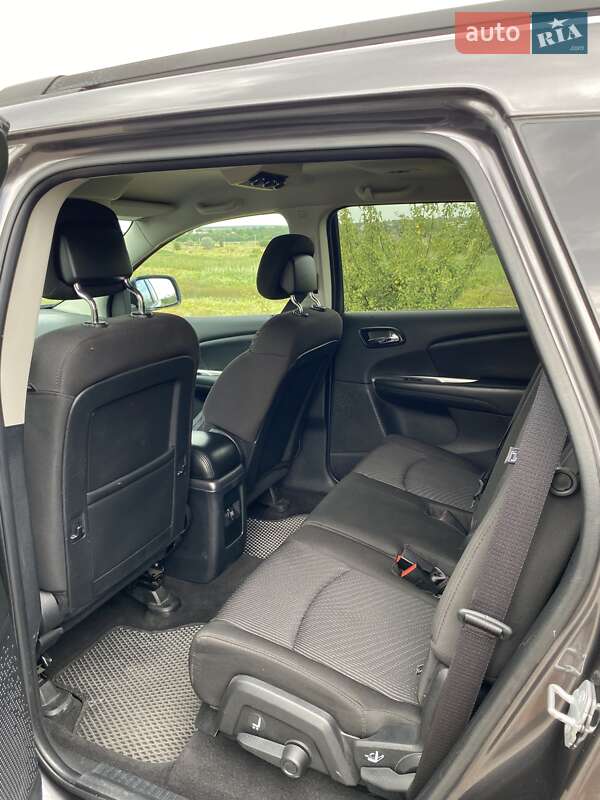 Внедорожник / Кроссовер Dodge Journey 2014 в Петропавловке