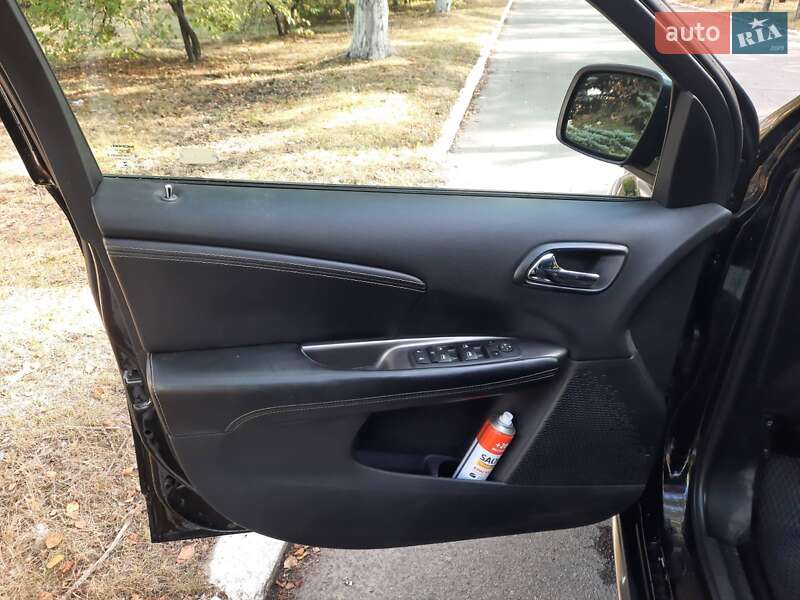 Позашляховик / Кросовер Dodge Journey 2014 в Чернігові фото 20 Позашляховик / Кросовер Dodge Journey 2014 в Чернігові