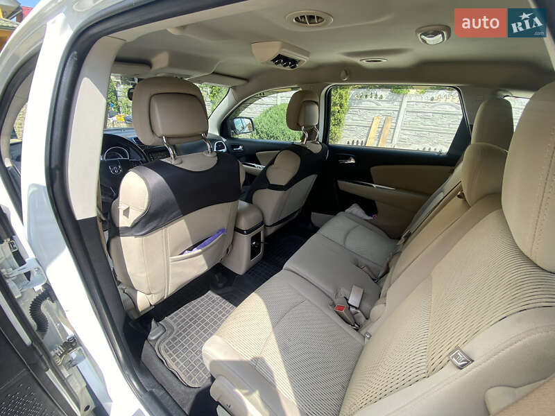 Позашляховик / Кросовер Dodge Journey 2015 в Чернівцях