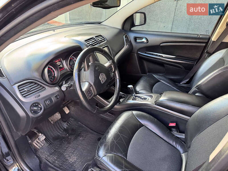 Позашляховик / Кросовер Dodge Journey 2016 в Тростянці