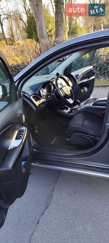Внедорожник / Кроссовер Dodge Journey 2015 в Тернополе