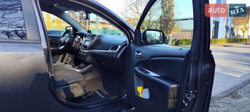 Внедорожник / Кроссовер Dodge Journey 2015 в Тернополе