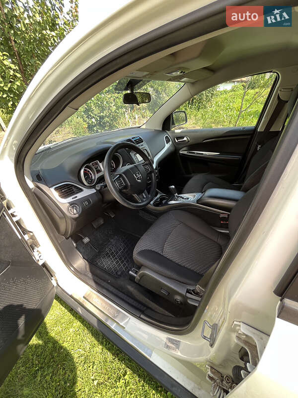 Позашляховик / Кросовер Dodge Journey 2016 в Гадячі