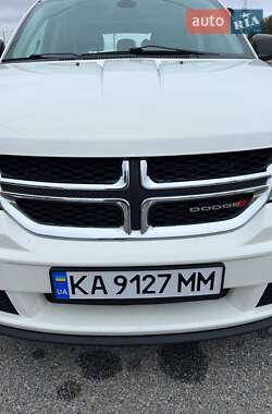 Позашляховик / Кросовер Dodge Journey 2020 в 