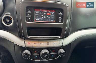 Позашляховик / Кросовер Dodge Journey 2017 в 
