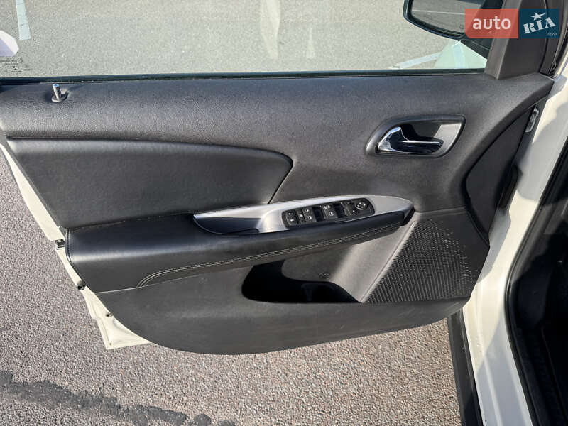 Внедорожник / Кроссовер Dodge Journey 2015 в Житомире