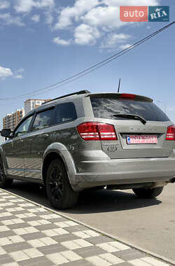 Позашляховик / Кросовер Dodge Journey 2020 в 