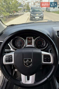 Позашляховик / Кросовер Dodge Journey 2020 в 