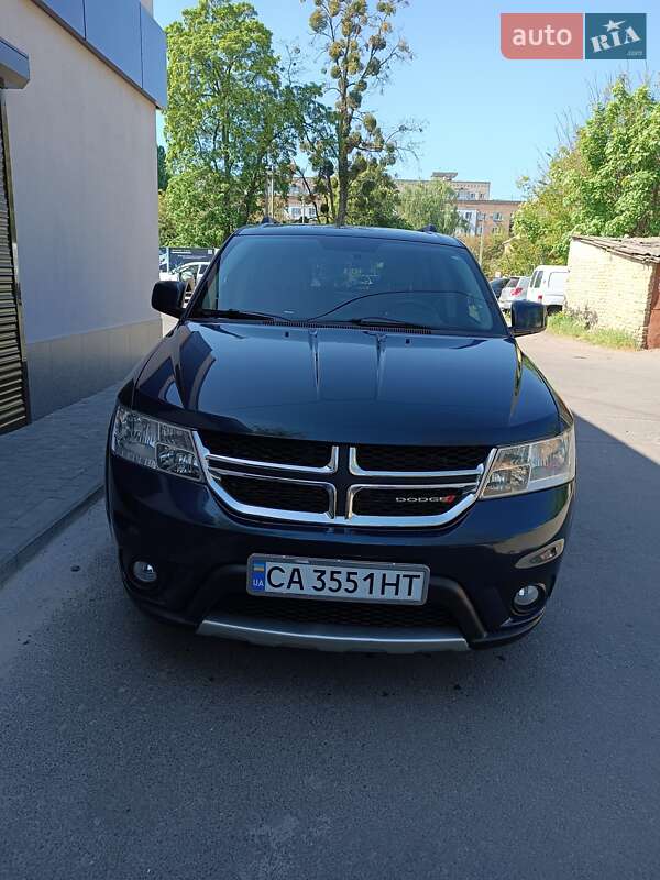 Позашляховик / Кросовер Dodge Journey 2013 в 