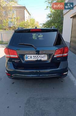 Позашляховик / Кросовер Dodge Journey 2013 в 