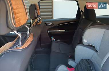 Позашляховик / Кросовер Dodge Journey 2013 в 