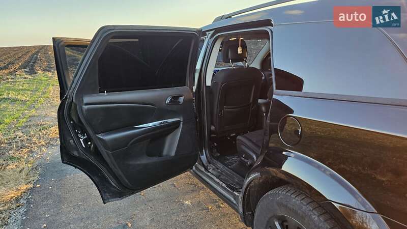 Позашляховик / Кросовер Dodge Journey 2015 в Жашківу