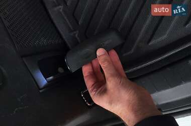 Позашляховик / Кросовер Dodge Journey 2015 в 