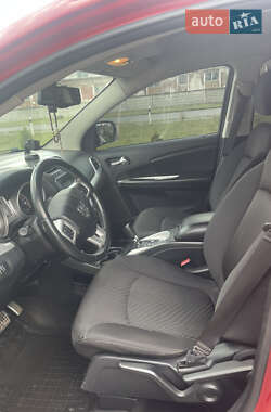 Позашляховик / Кросовер Dodge Journey 2014 в 