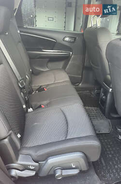 Позашляховик / Кросовер Dodge Journey 2014 в 