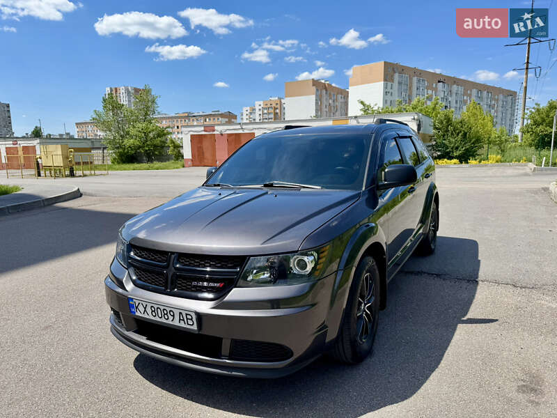 Позашляховик / Кросовер Dodge Journey 2016 в 