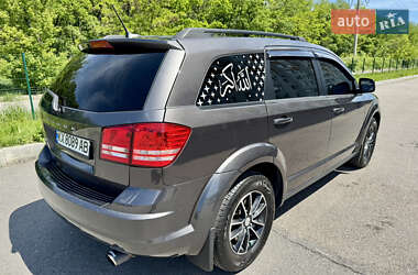 Позашляховик / Кросовер Dodge Journey 2016 в 