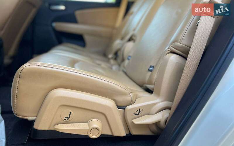 Внедорожник / Кроссовер Dodge Journey 2013 в Ивано-Франковске