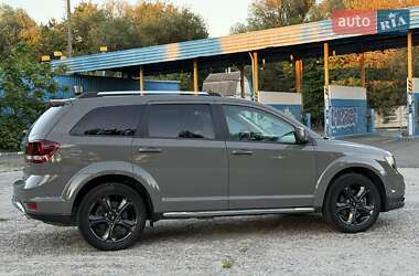 Позашляховик / Кросовер Dodge Journey 2020 в 