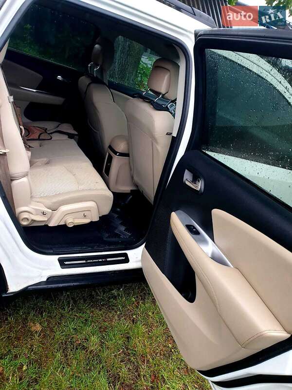 Позашляховик / Кросовер Dodge Journey 2016 в Києві фото 13 Позашляховик / Кросовер Dodge Journey 2016 в Києві