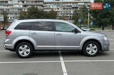Позашляховик / Кросовер Dodge Journey 2016 в 