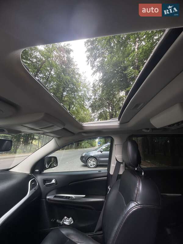 Позашляховик / Кросовер Dodge Journey 2015 в Львові