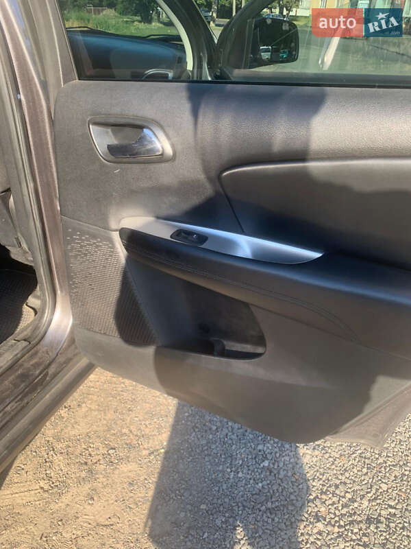 Позашляховик / Кросовер Dodge Journey 2014 в Черкасах