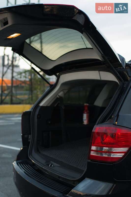 Внедорожник / Кроссовер Dodge Journey 2010 в Ужгороде