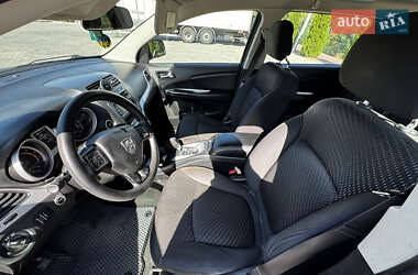 Внедорожник / Кроссовер Dodge Journey 2015 в 